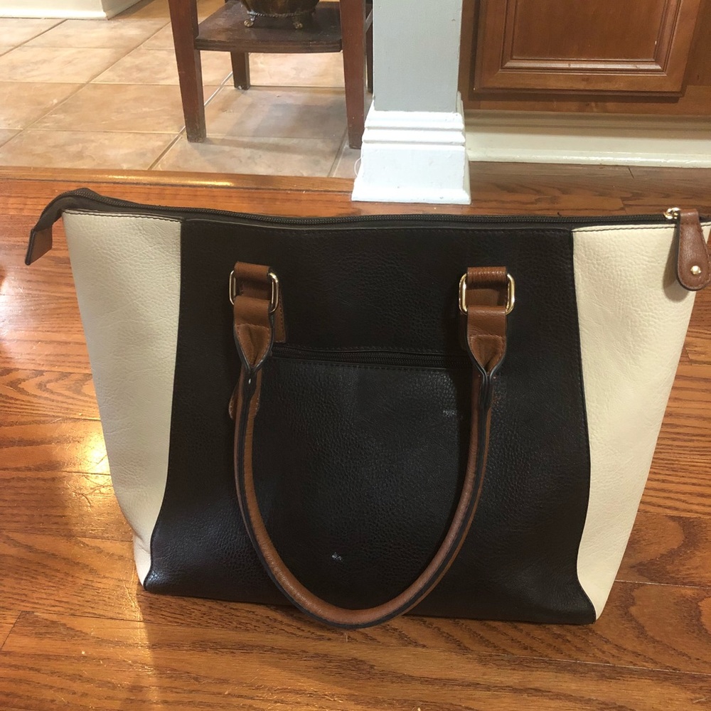 Call In Spring purse - Picture 2 of 4